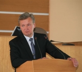 Бывший первый заместитель губернатора Волгоградской области - начальник департамента финансов предстанет перед судом за злоупотребление должностными полномочиями