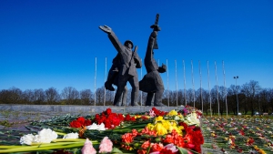 Председатель СК России поручил провести проверку в связи с решением об уничтожении памятника Освободителям Риги